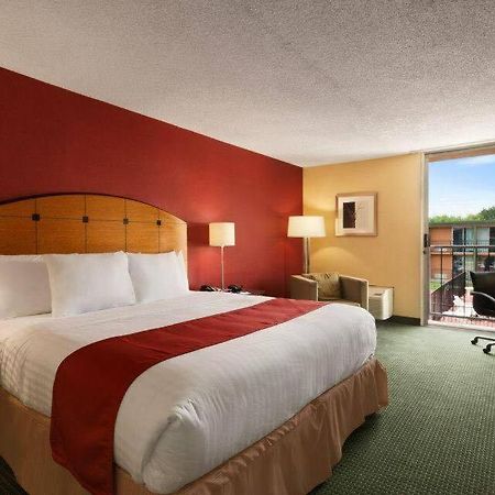 Baymont By Wyndham Salem Roanoke Area Hotel Bagian luar foto