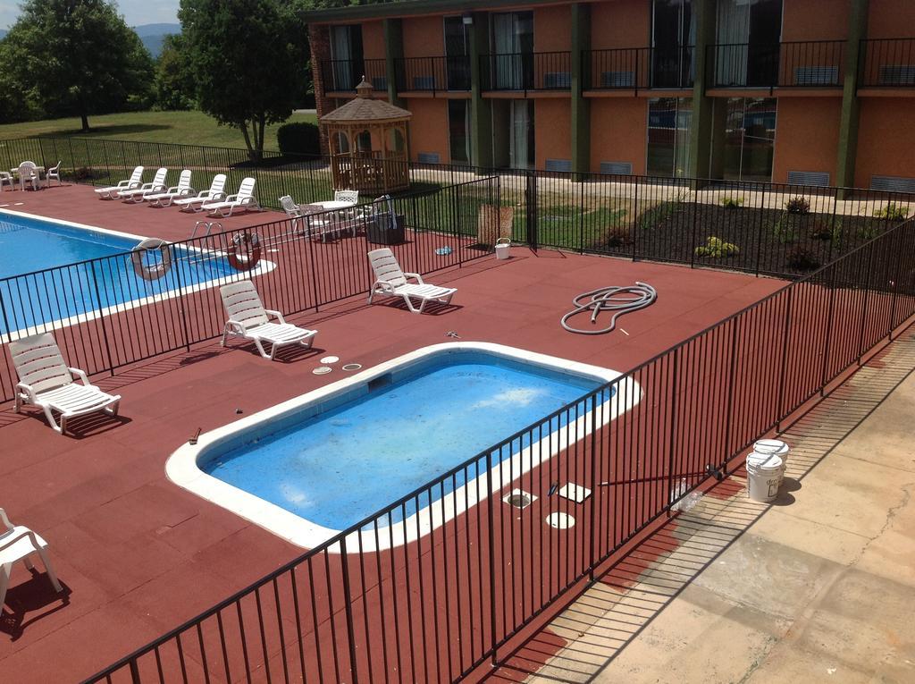 Baymont By Wyndham Salem Roanoke Area Hotel Bagian luar foto