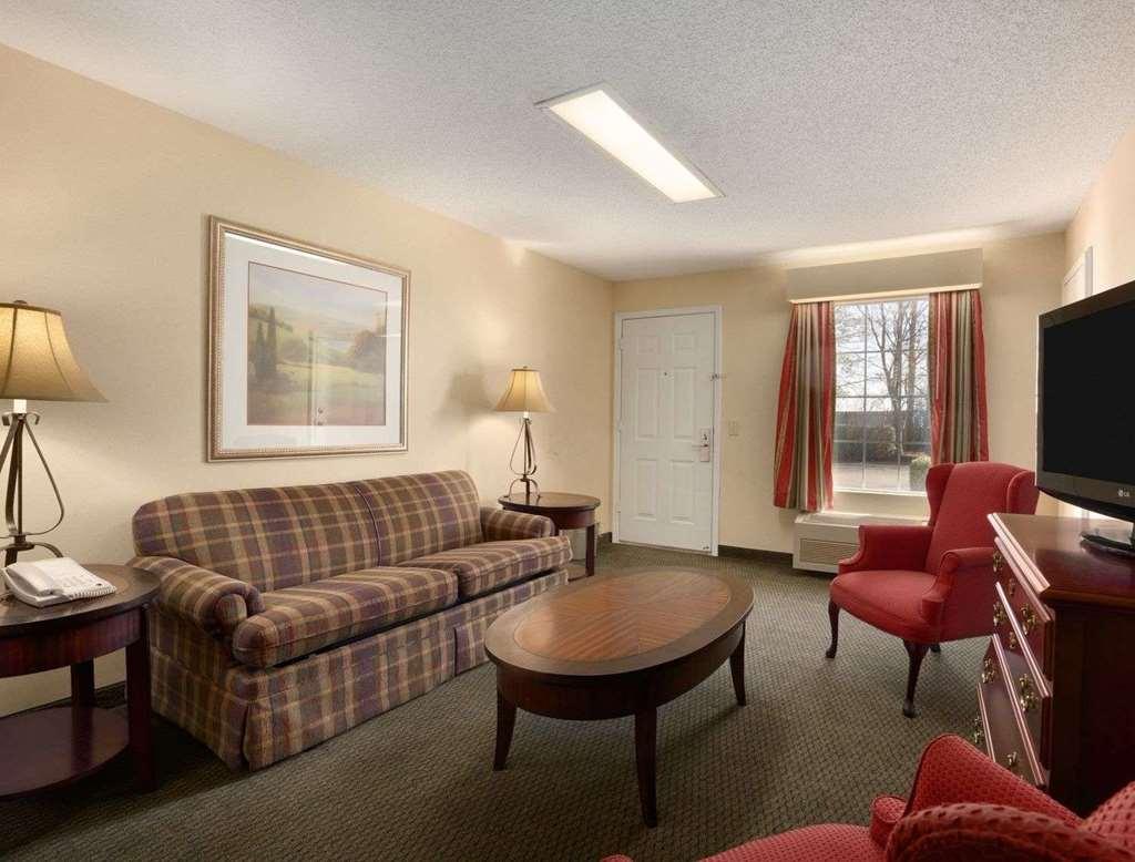Baymont By Wyndham Salem Roanoke Area Hotel Ruang foto