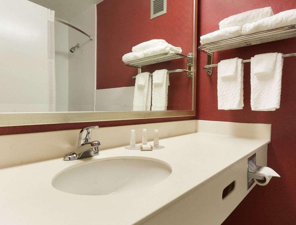 Baymont By Wyndham Salem Roanoke Area Hotel Bagian luar foto