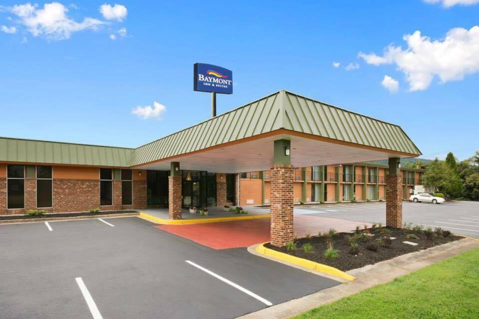 Baymont By Wyndham Salem Roanoke Area Hotel Bagian luar foto